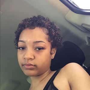 Meet your Posher, Aja